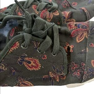 TOMS army green floral SHOES- 8